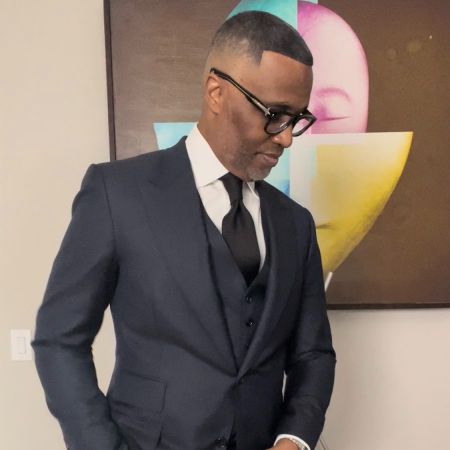 Kevin Samuels in his signature suit and tie.